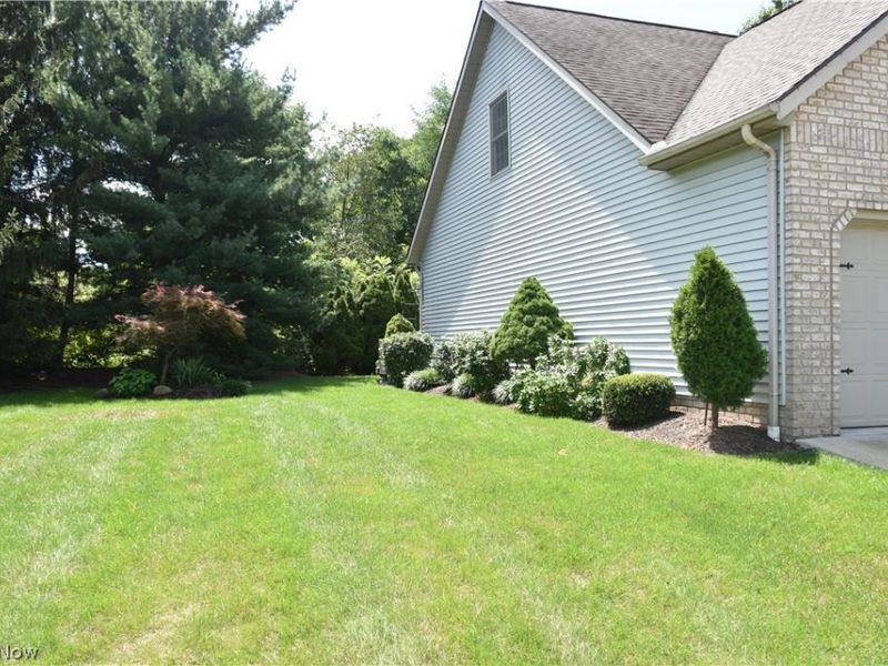7070 NW Bentley Street NW, Massillon, OH 44646 Photo 2