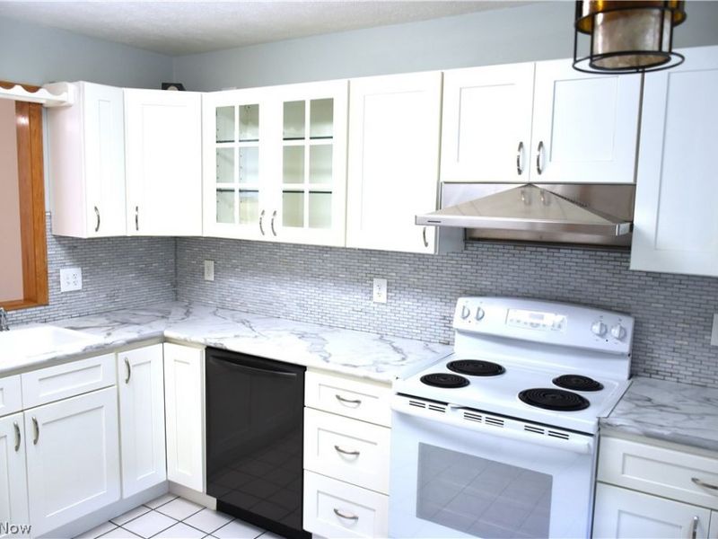 7070 NW Bentley Street NW, Massillon, OH 44646 Photo 6