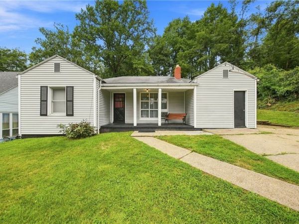 4511 Emerson Avenue , Parkersburg, WV 26104