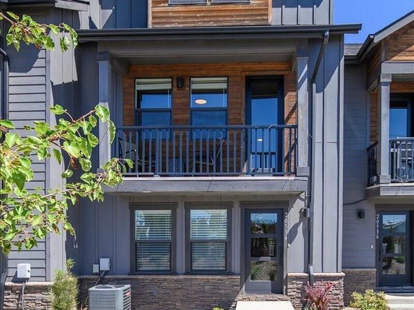 20534 Empire Avenue, Bend, OR 97701