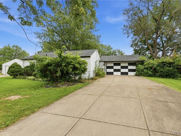 22 Cornell Court , Tonawanda, NY 14150