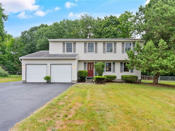 8154 Dexter Parkway, Baldwinsville, NY 13027