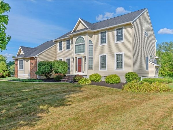 8222 Ashington Drive, Baldwinsville, NY 13027