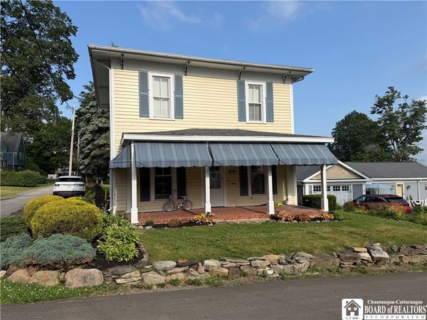 4 Atlantic Avenue , Lakewood, NY 14750