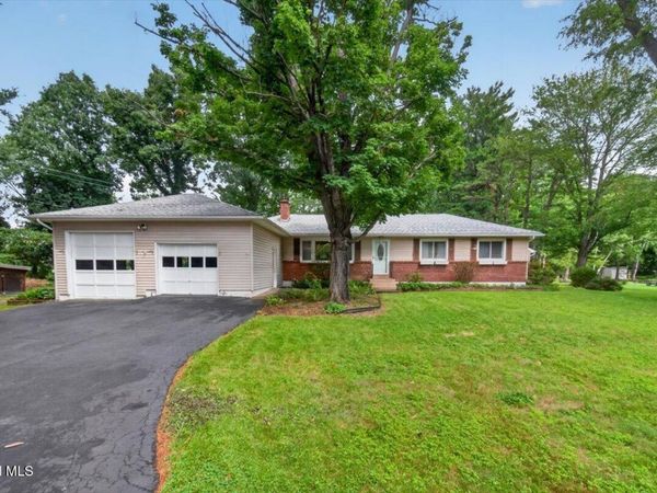 52 Woodwind Drive, Voorheesville, NY 12186