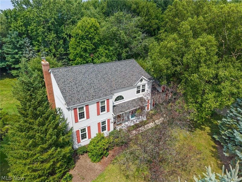 8572 Lake In The Woods Trail, Chagrin Falls, OH 44023 Photo 2