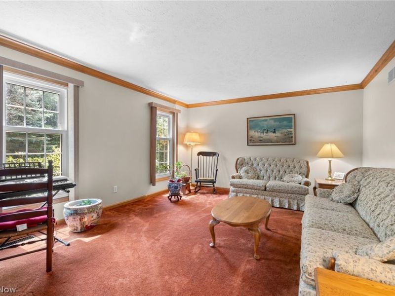 8572 Lake In The Woods Trail, Chagrin Falls, OH 44023 Photo 6