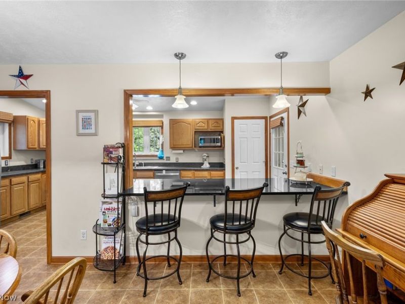 8572 Lake In The Woods Trail, Chagrin Falls, OH 44023 Photo 9