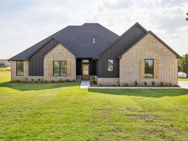 9560 Regado Court, Guthrie, OK 73044