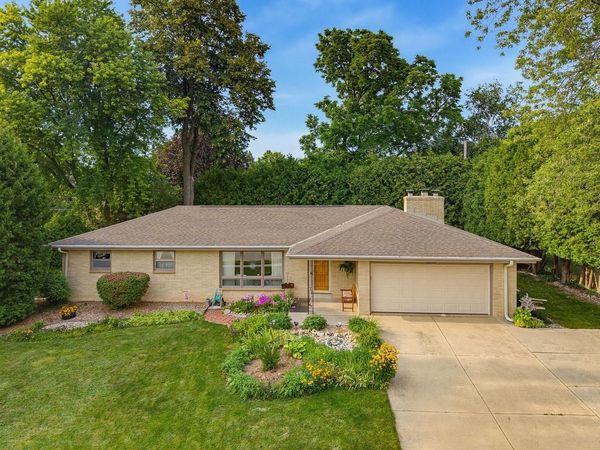 1606 N Pine STREET, Grafton, WI 53024