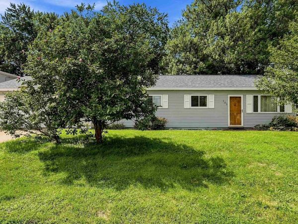 101 Jule Avenue, East Dubuque, IL 61025