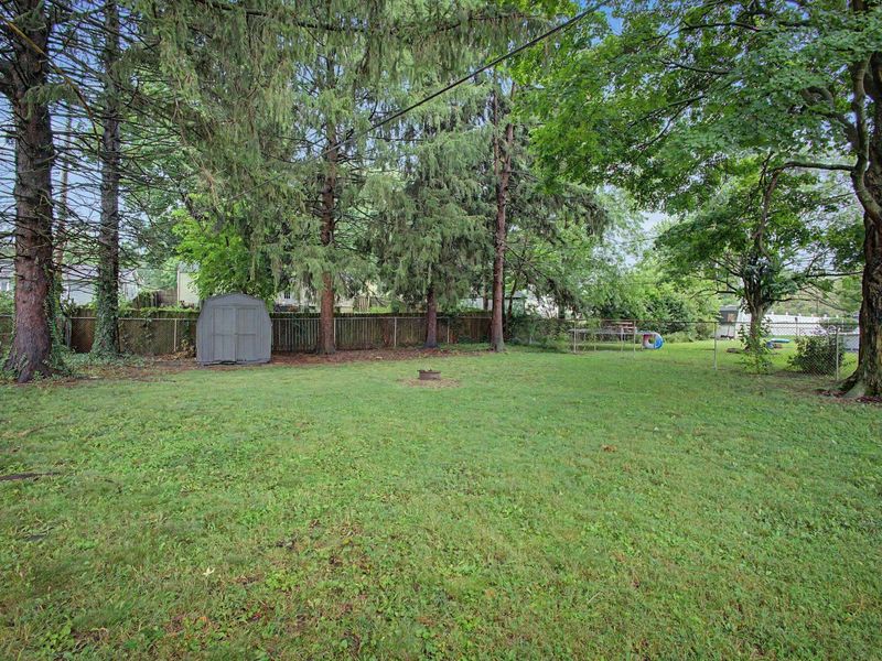 674 Karen Parkway , Newark, OH 43055 Photo 21