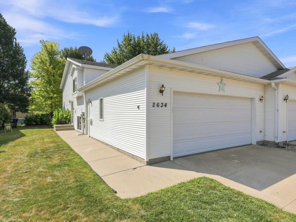 2634 35th Avenue S, Fargo, ND 58104