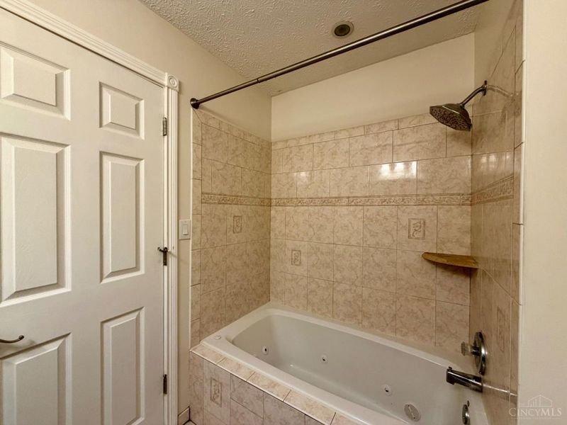 6862 Windwood Drive, West Chester, OH 45241 Photo 43