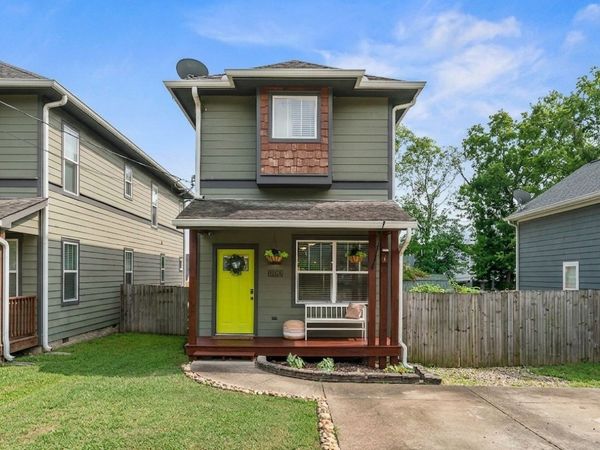 916A Thomas Ave , Nashville, TN 37216