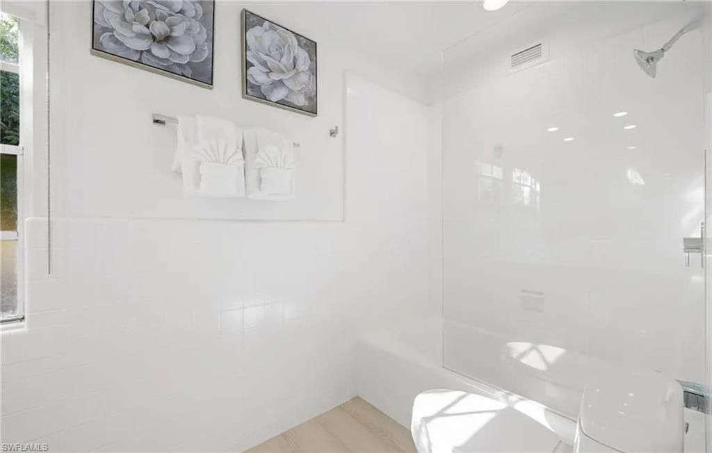 2728 Crayton Rd, Naples, FL 34103 Photo