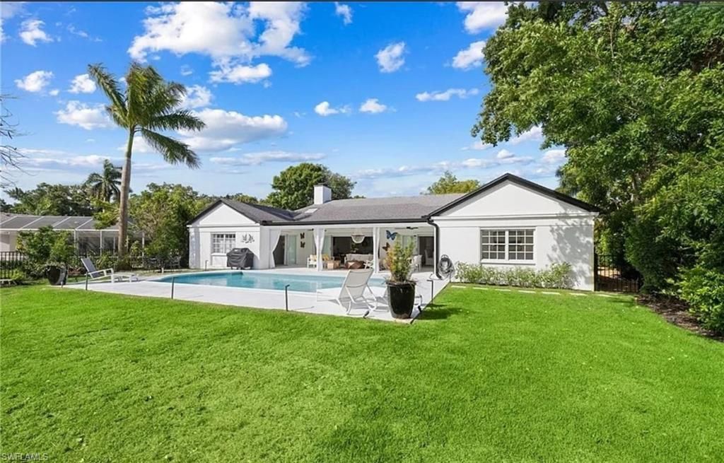 2728 Crayton Rd, Naples, FL 34103 Photo
