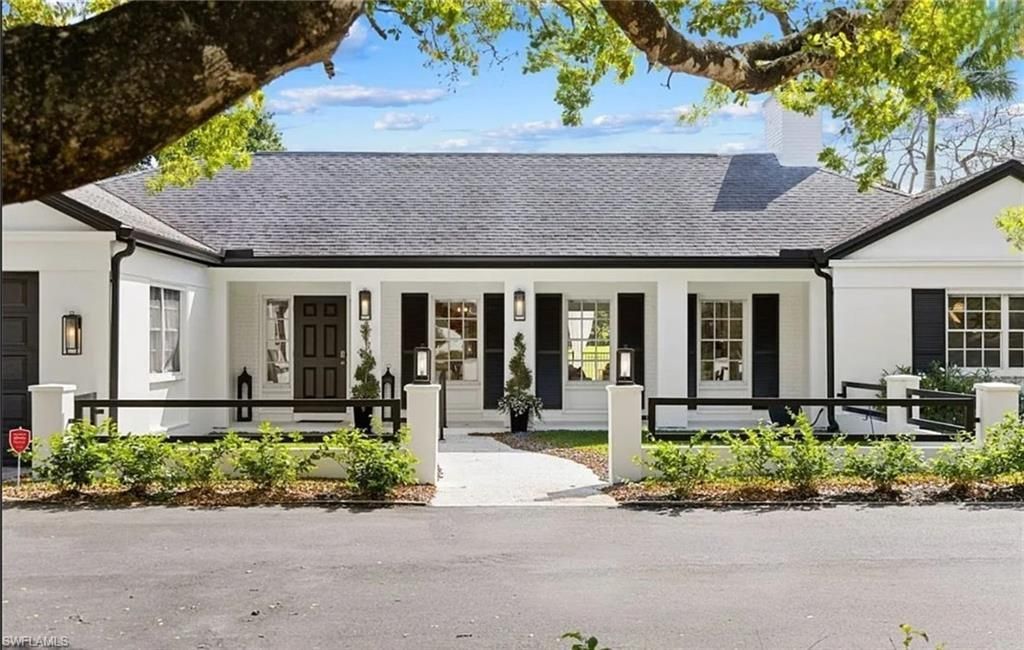 2728 Crayton Rd, Naples, FL 34103 Photo