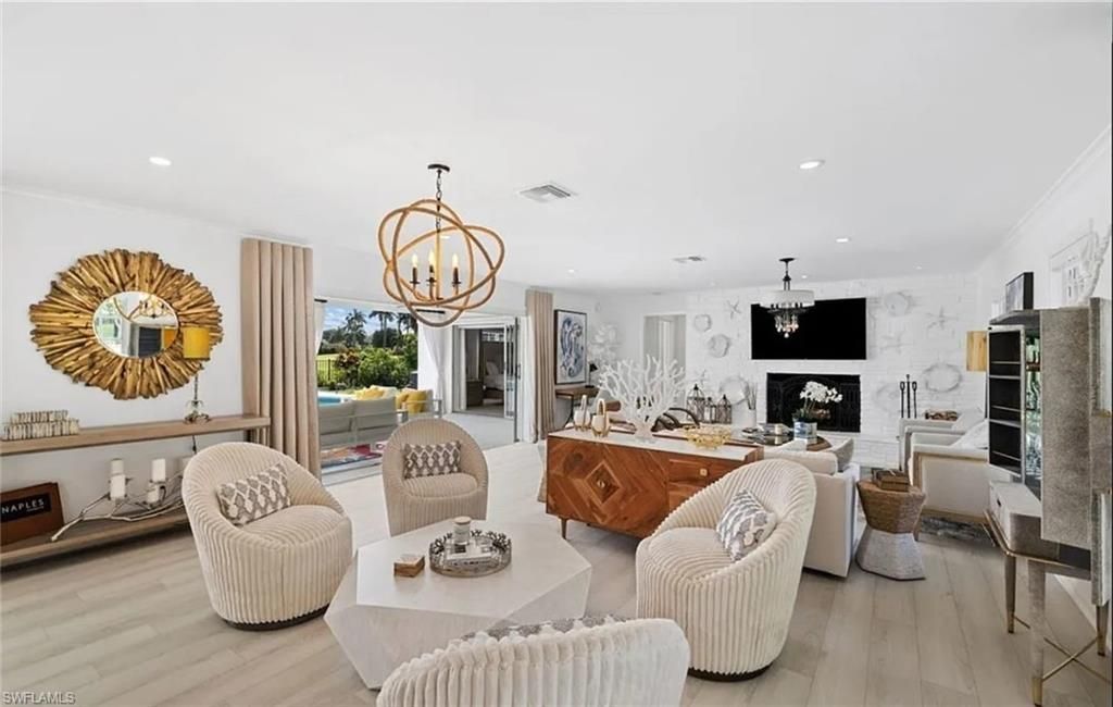 2728 Crayton Rd, Naples, FL 34103 Photo