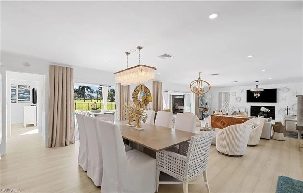 2728 Crayton Rd, Naples, FL 34103 Photo