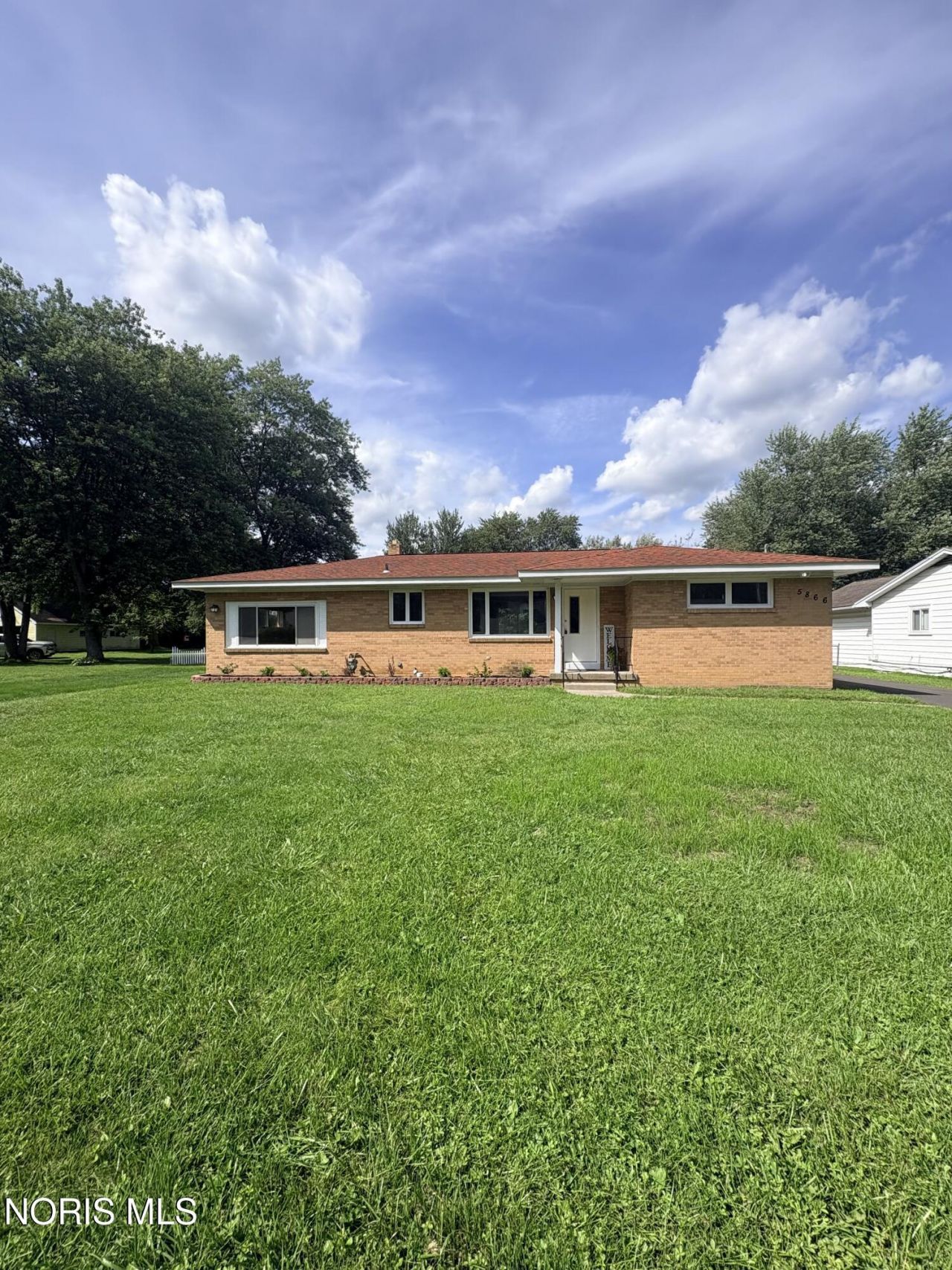 5866 Globe Avenue, Toledo, OH 43615 Main Photo