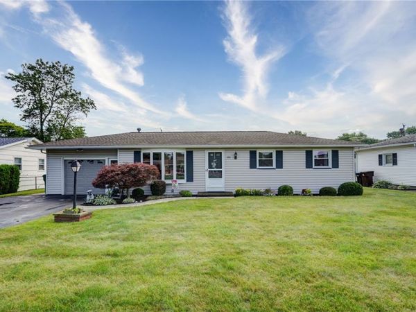 391 Mount Ridge Circle , Rochester, NY 14616