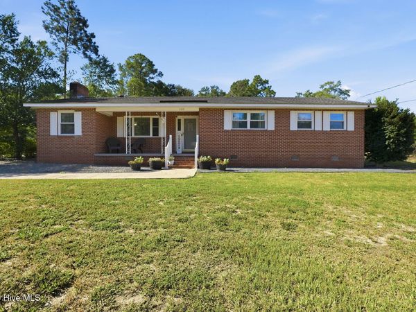 1105 Oak Avenue, Hamlet, NC 28345