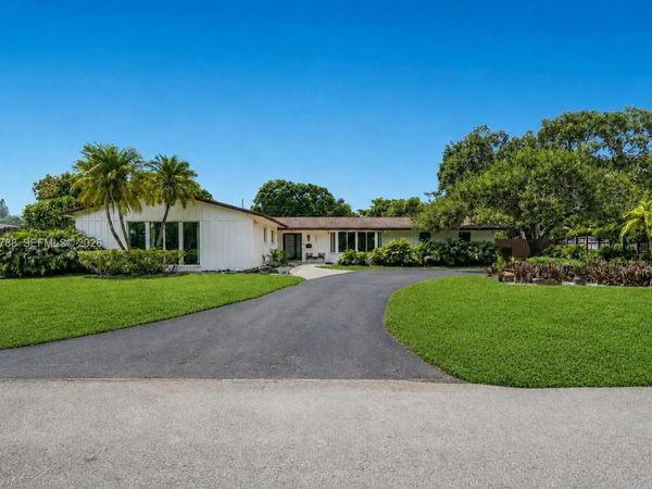 8520 SW 151st Street , Palmetto Bay, FL 33158