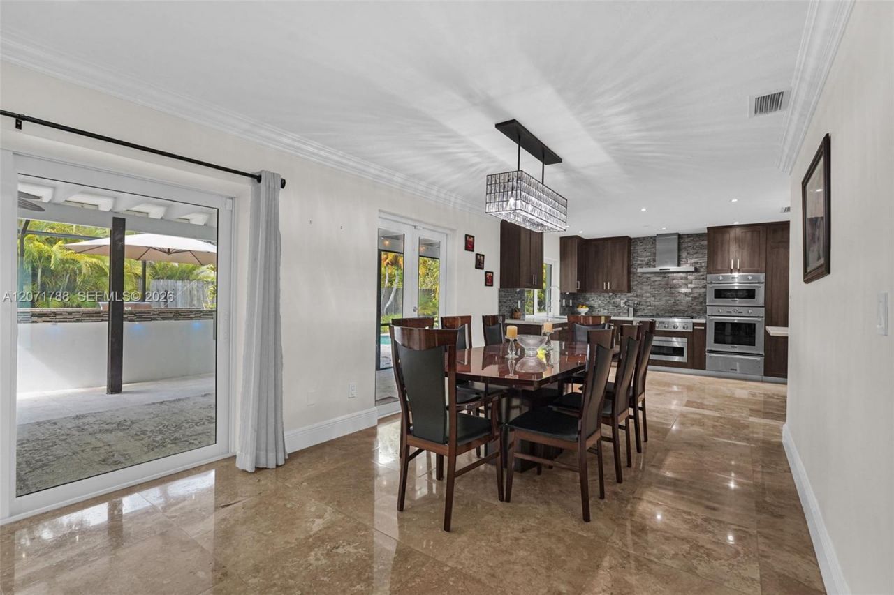 8520 SW 151st Street , Palmetto Bay, FL 33158 Photo