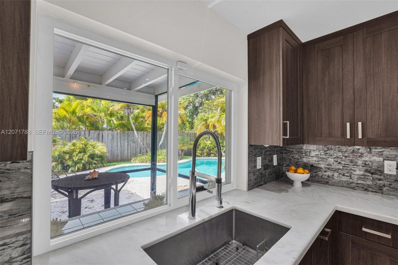 8520 SW 151st Street , Palmetto Bay, FL 33158 Photo