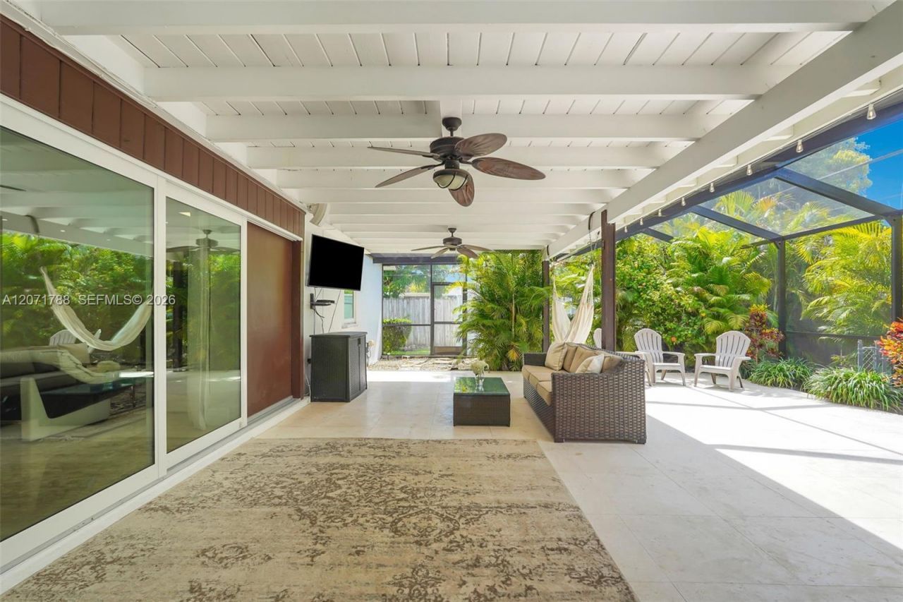 8520 SW 151st Street , Palmetto Bay, FL 33158 Photo