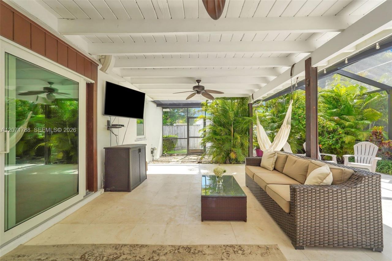 8520 SW 151st Street , Palmetto Bay, FL 33158 Photo