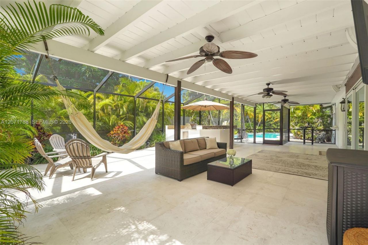 8520 SW 151st Street , Palmetto Bay, FL 33158 Photo