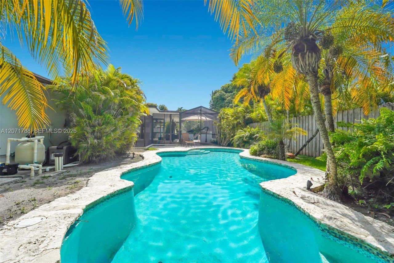 8520 SW 151st Street , Palmetto Bay, FL 33158 Photo