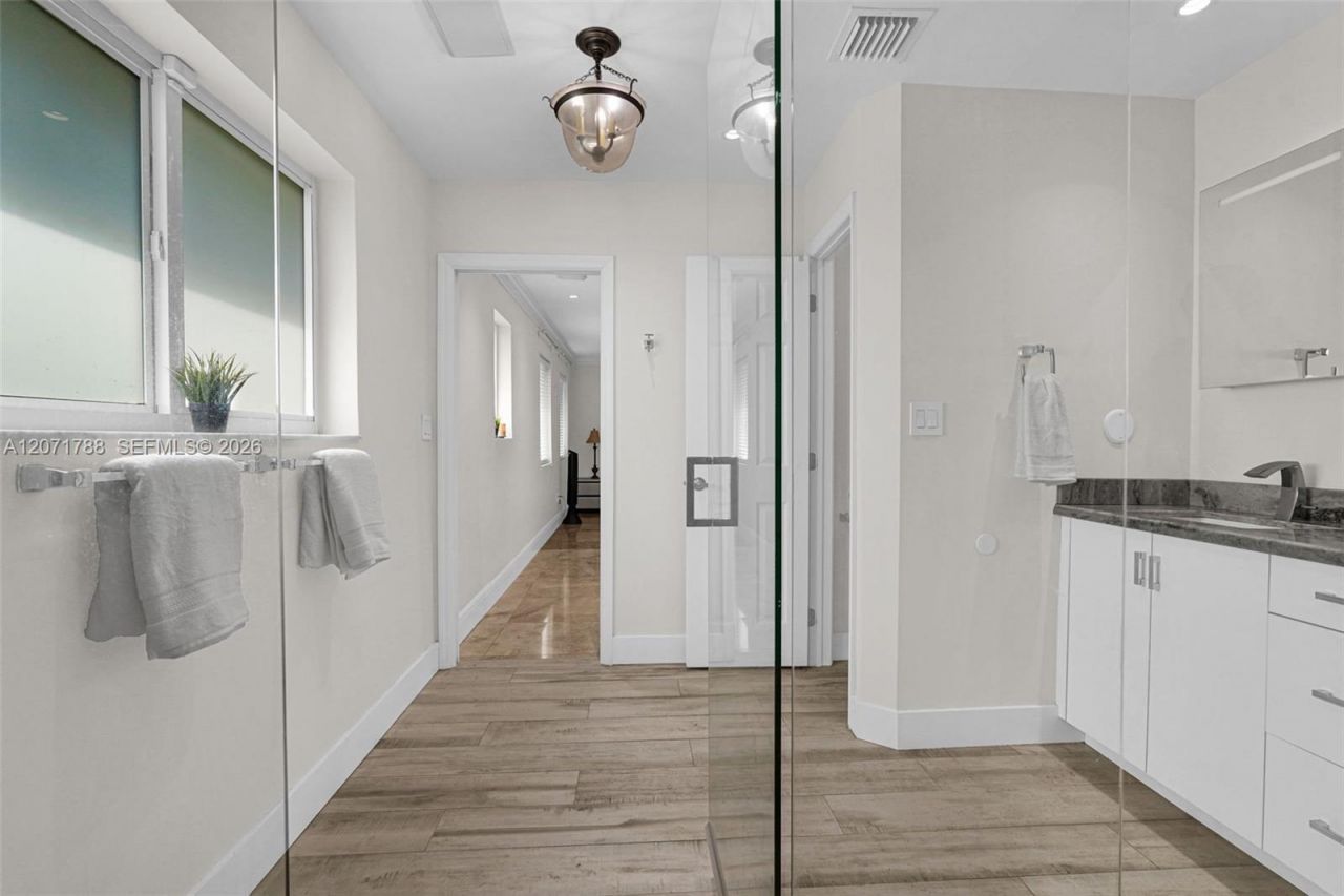 8520 SW 151st Street , Palmetto Bay, FL 33158 Photo