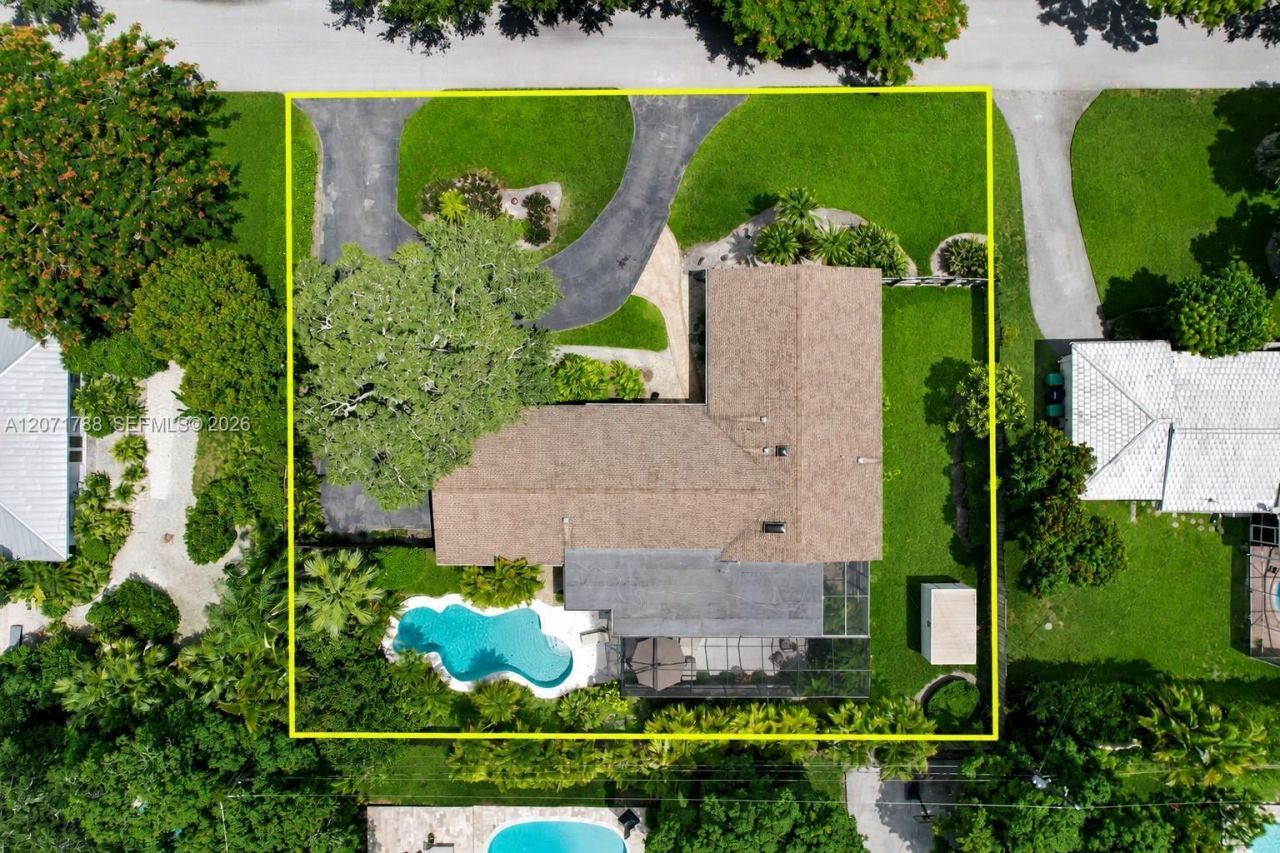 8520 SW 151st Street , Palmetto Bay, FL 33158 Photo