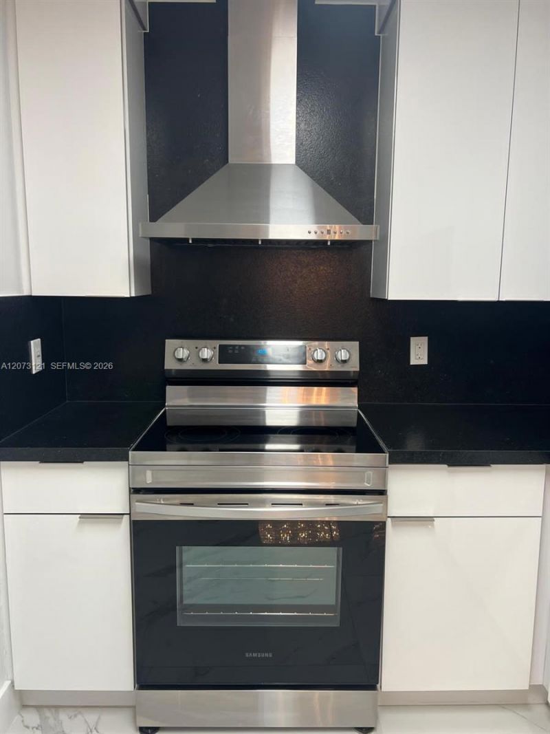 9273 Collins Ave , Unit 606, Surfside, FL 33154 Photo