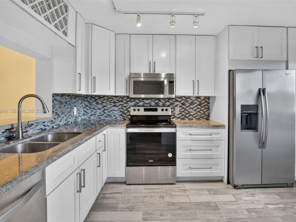 900 SW 125th Way , Unit 105R, Pembroke Pines, FL 33027
