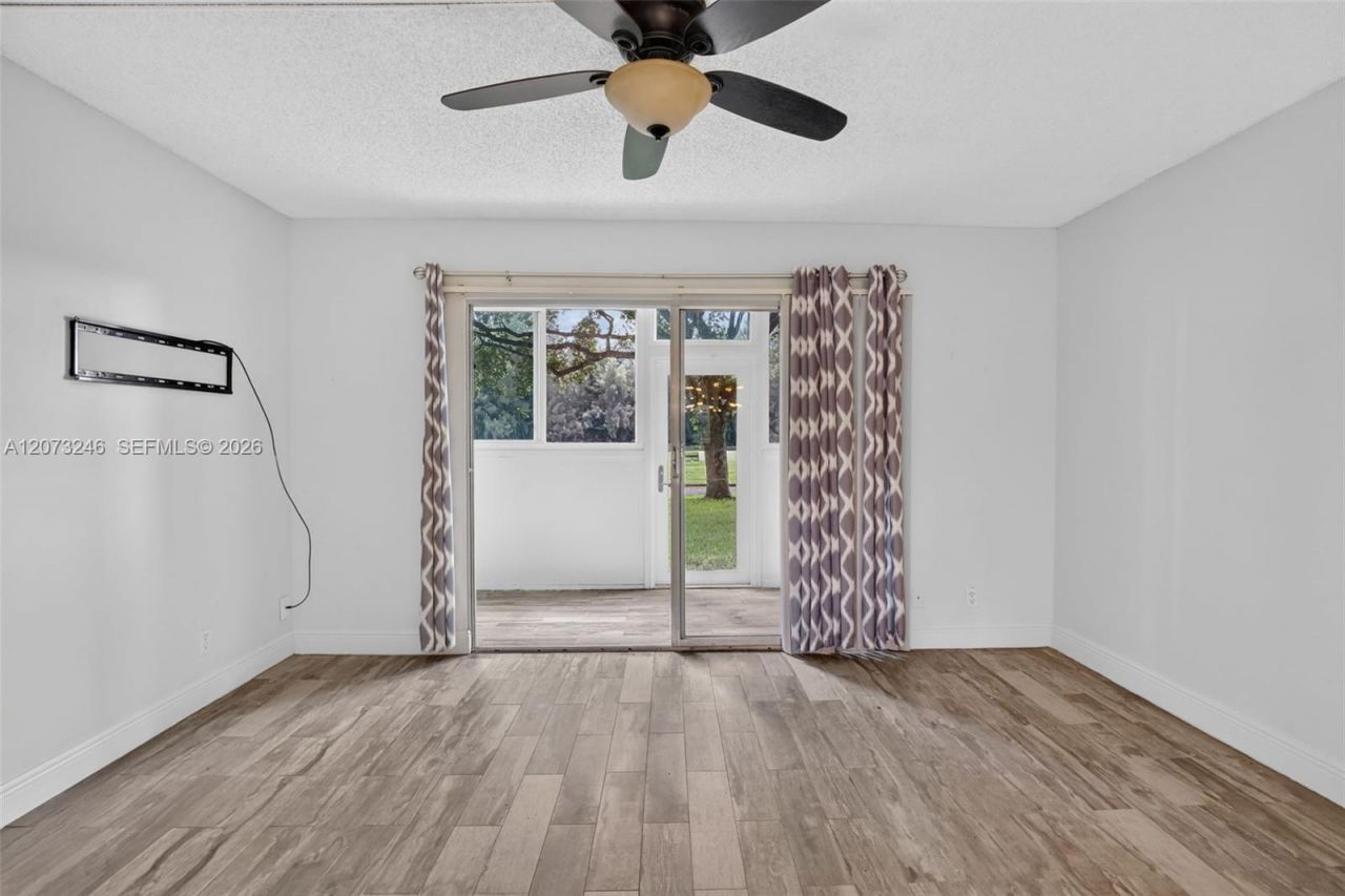 900 SW 125th Way , Unit 105R, Pembroke Pines, FL 33027 Photo