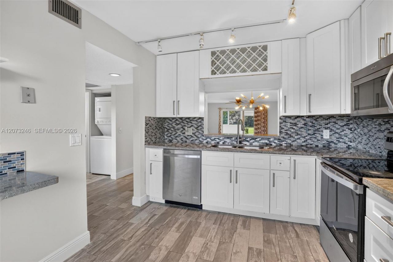 900 SW 125th Way , Unit 105R, Pembroke Pines, FL 33027 Photo