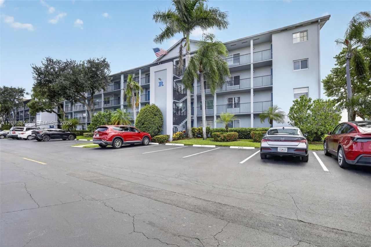 900 SW 125th Way , Unit 105R, Pembroke Pines, FL 33027 Photo