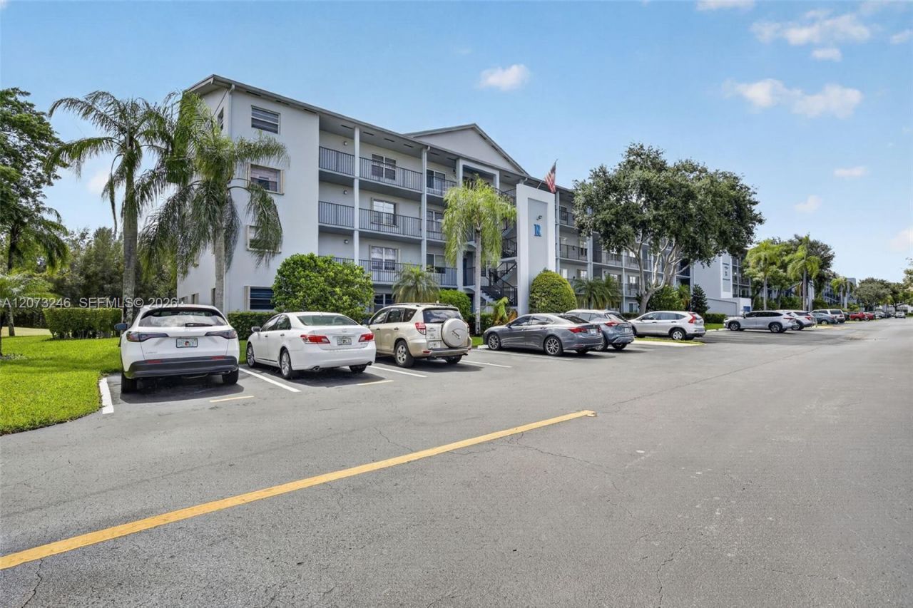 900 SW 125th Way , Unit 105R, Pembroke Pines, FL 33027 Photo