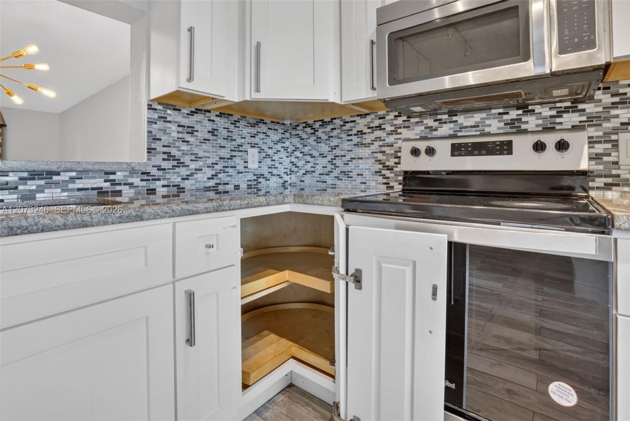 900 SW 125th Way , Unit 105R, Pembroke Pines, FL 33027 Photo