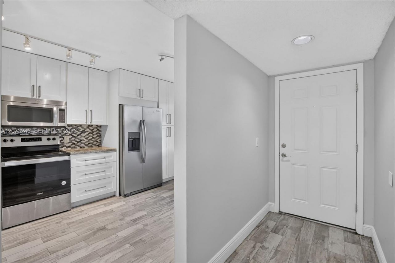 900 SW 125th Way , Unit 105R, Pembroke Pines, FL 33027 Photo