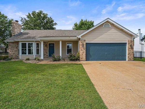 3035 Arrowhead Point Drive , Unincorporated, MO 63129
