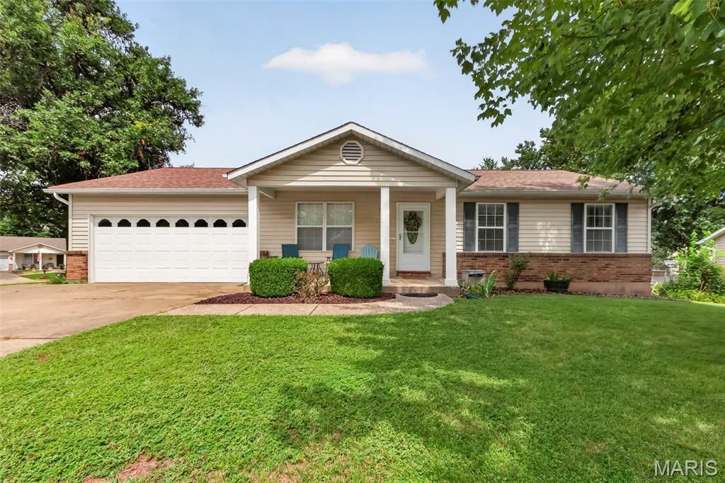 1103 Athena Way, Saint Peters, MO 63376 Main Photo