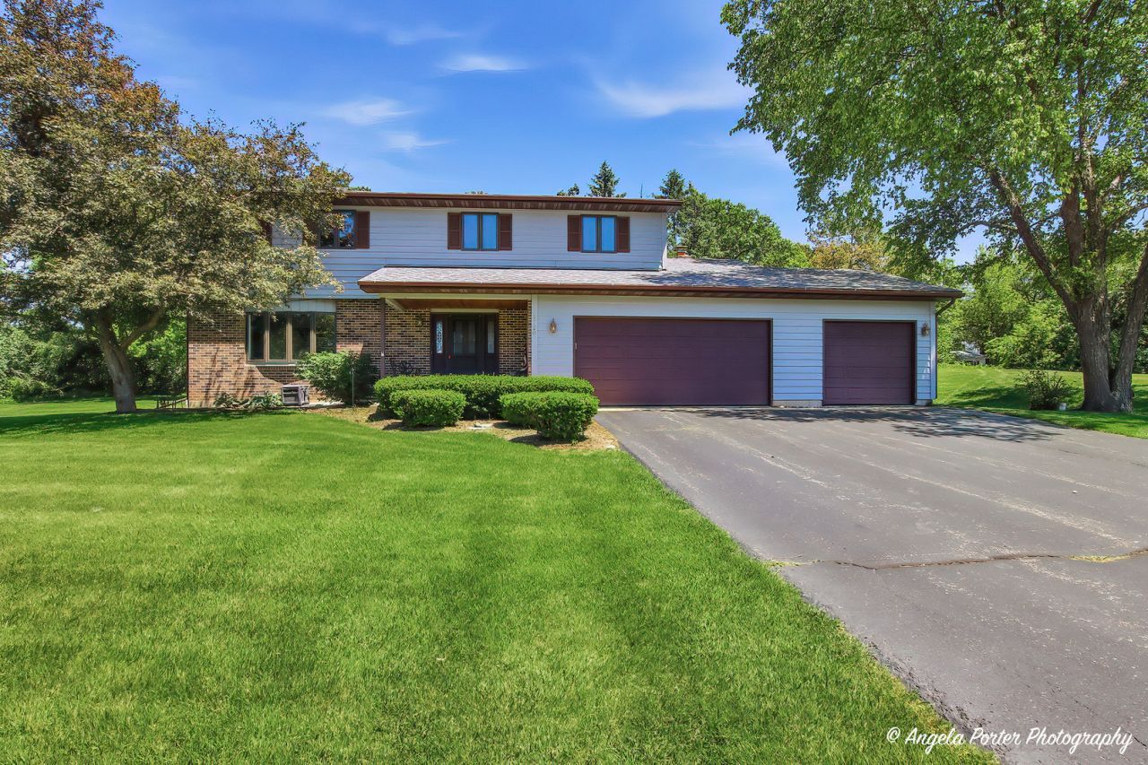 2720 N Patricia Lane, McHenry, IL 60051 Main Photo