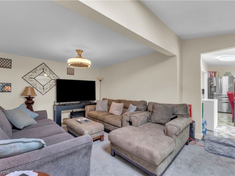34031 Victor Drive , Eastlake, OH 44095 Photo 10