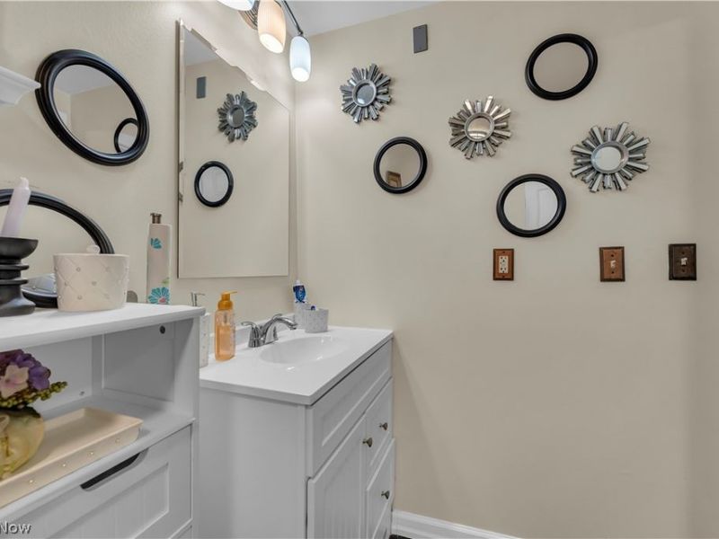 34031 Victor Drive , Eastlake, OH 44095 Photo 28