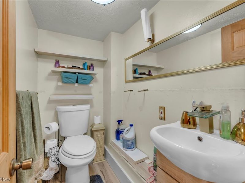 34031 Victor Drive , Eastlake, OH 44095 Photo 30